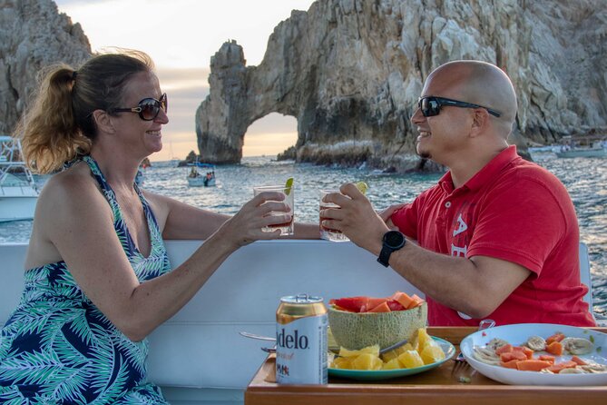 1 Hour Cabo Highlights on a 33ft Luxury Yacht - Cruising By the Main Beach: Bars, Hotels, and the Bay Vibe