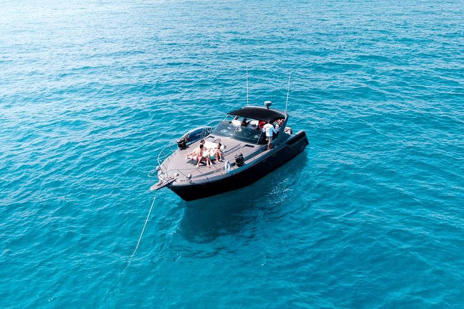 3Hr Private Yacht Cruise in Cabo As if you were aboard your own Private Yacht.Al - Stop time at Santa Maria Beach, Chileno Bay, or El Médano