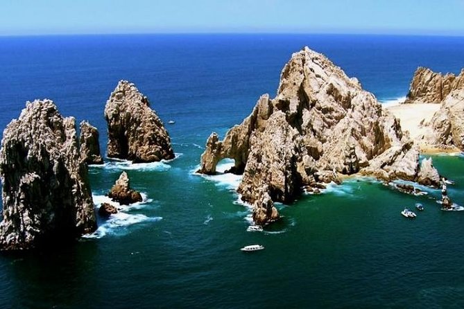 Arch Tour with Amazing Captain in Cabo San Lucas - Glass-bottom window rules: what you actually see from the boat