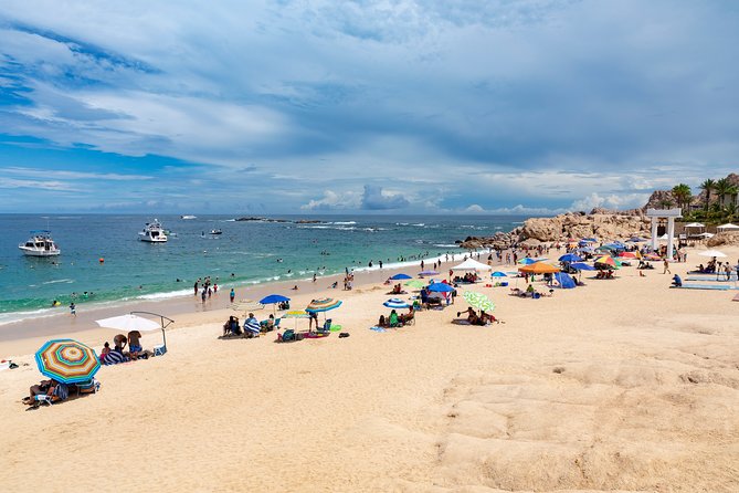 Arch Views & Snorkeling Paradise at Chileno Beach Private tour - Cabo San Lucas: short tequila time and a practical shopping window