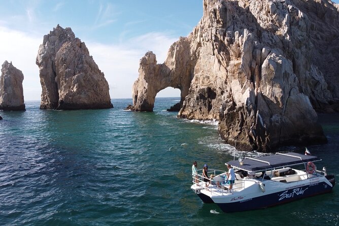Bay Trip and the Arch of Cabo San Lucas - Drinks included: a small perk that changes the mood