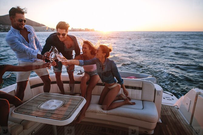 Cabo Arch Sunset Yacht Tour - Dinner & Drinks — Up to 18 Guests - Stop 1: El Arco (and why this is the real “sunset” moment)