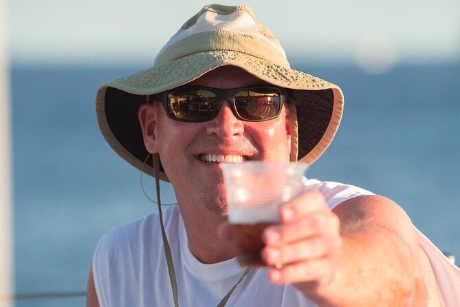 Cabo Escape Sunset Cruise with Dinner and Open Bar - Stop 1: El Arco de Cabo San Lucas (The Sunset Card You Want to See)