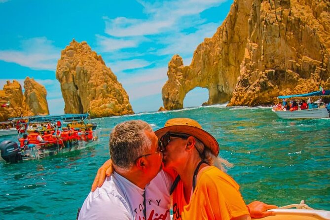 Cabo life Private Yacht in Los Cabos | 10 PAX & 3 HRS - El Arco de Cabo San Lucas: Your Closest View of the Icon