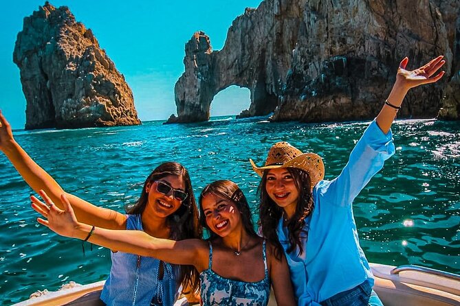 Cabo life Private Yacht in Los Cabos | 10 PAX & 3 HRS - Snorkeling Time: Included Gear and the Aquatic Carpet Advantage