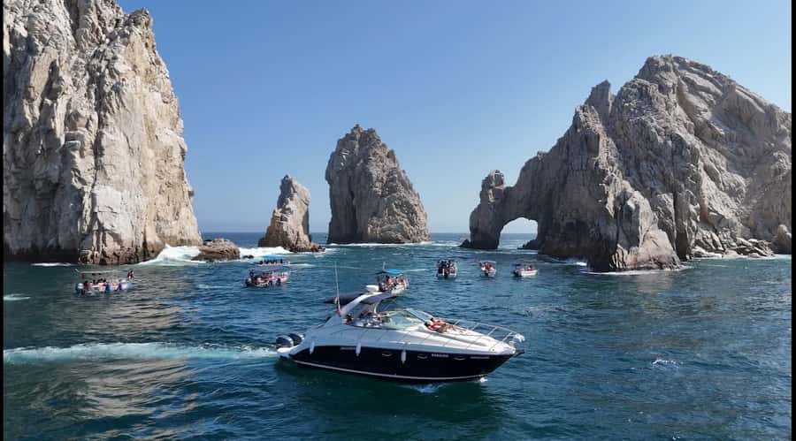Cabo: Private Yacht Tour, Water Activities, Lunch & Drinks - Yacht size, comfort, and who this is best for