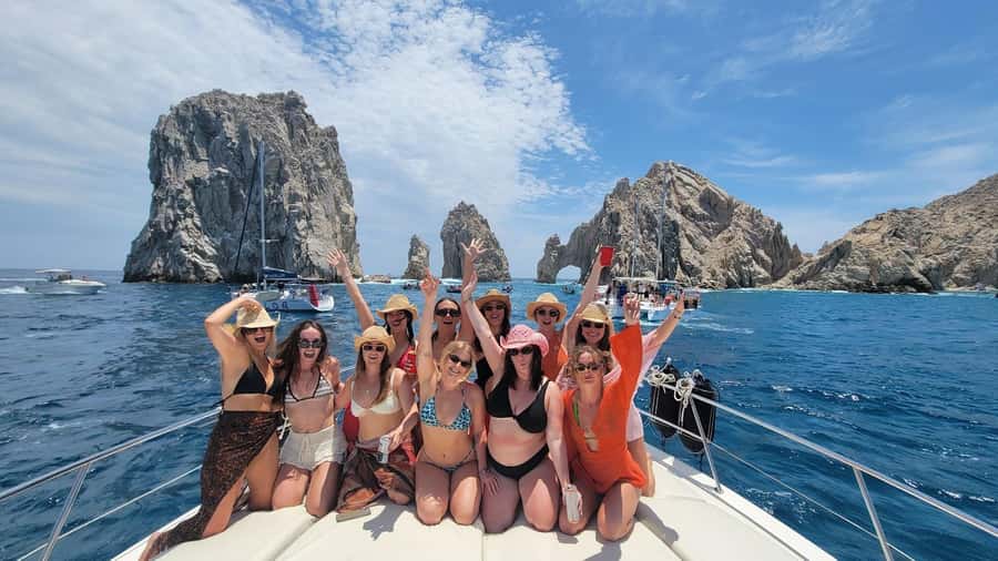 Cabo: Private Yacht Tour, Water Activities, Lunch & Drinks - Cabo’s Arch and famous rock formations: the moment you came for