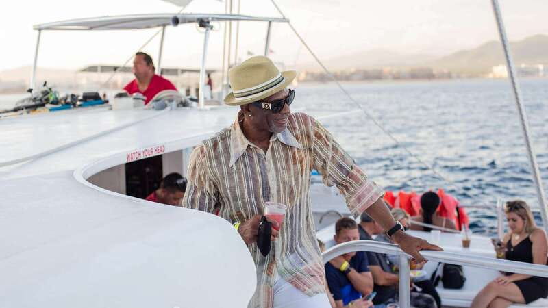 Cabo San Lucas: 2 Hour Sunset Cruise with Food and Wine - Food and Premium Wines: Snacks That Keep You Comfortable