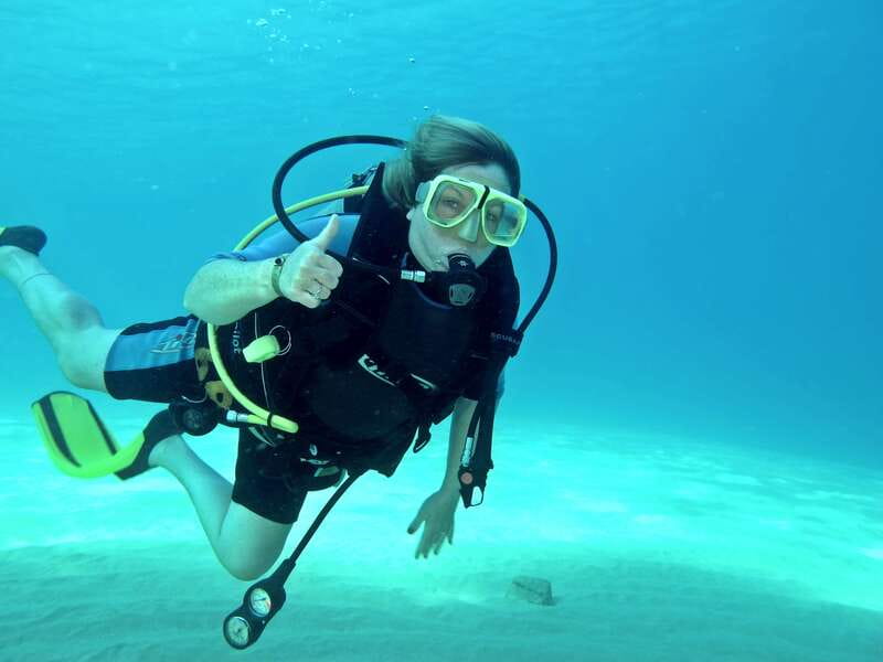 Cabo San Lucas: Beginners Diving Experience w/ Water & Snack - The training phase: learning signs and comfort skills first