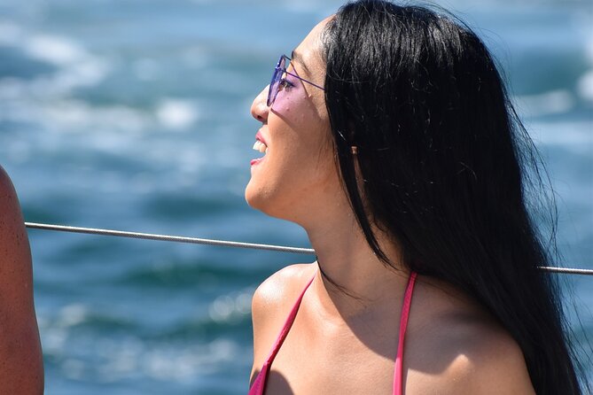 Cabo San Lucas Boat Tour with Snorkeling, Open Bar, and Lunch - Crew Energy: Why People Keep Coming Back for the Service