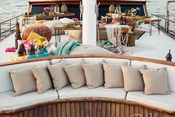 Cabo San Lucas Luxury Sailing Yacht and Dinner with a Chef - Price and Value: Is $199 Worth It?