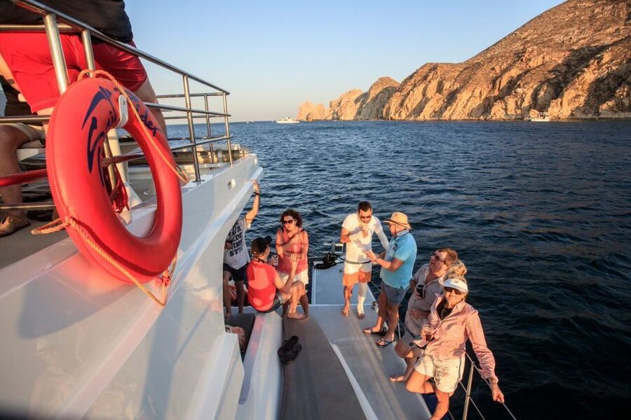 Cabo San Lucas: Snorkel, Lunch and Sail Experience - After the water: tacos, guacamole, and a bar that really is included