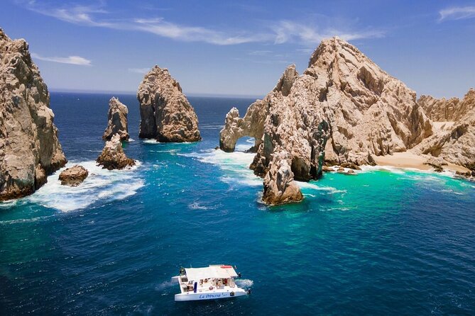 Cabo San Lucas Sunset Cruise with Unlimitted Drinks - El Arco: the photo stop that turns the cruise into a souvenir moment