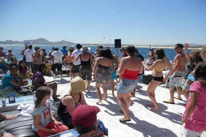 Cabo San Lucas Sunset Dinner Cruise with Open Bar - Weather check: wind, chills, and why packing a layer helps