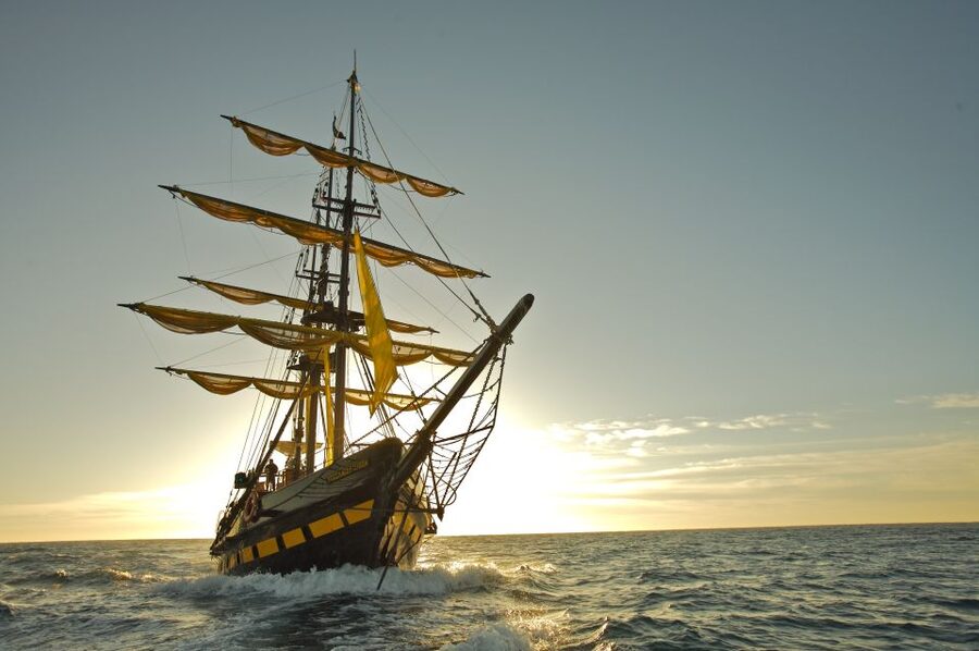 Cabo San Lucas: Sunset Pirate Ship Cruise with Dinner Show - Key points before you go