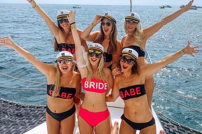 Cabo San Lucas Three Hour Private Boat Snorkeling Tour - Boat comfort and crew service: why people keep repeating names