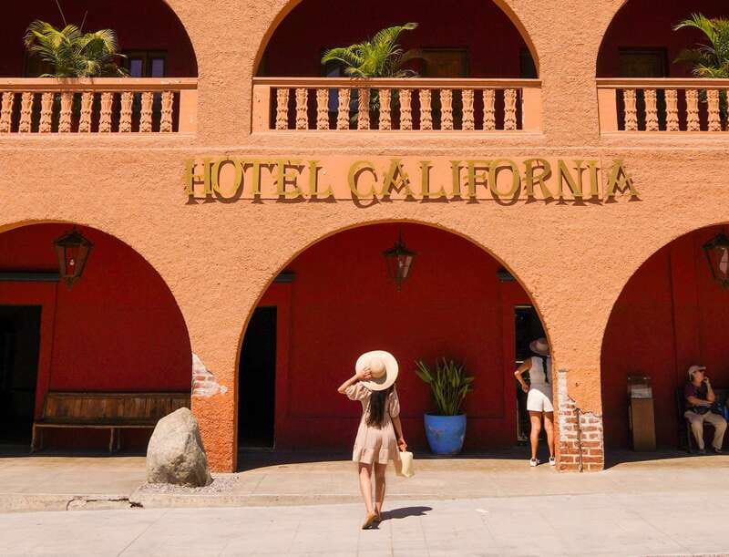 Cabo: Todo Santos Tour with Camel Ranch, Tequila and Lunch - Todos Santos and Tierra Sagrada in six hours: the vibe