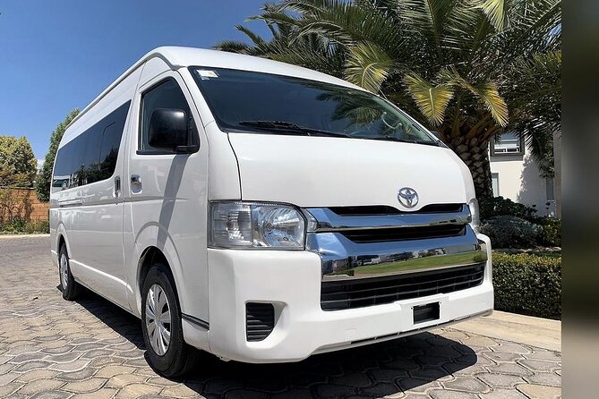 Departure shuttle to Cabo Airport - Meet your driver: name sign, bag help, and vehicle comfort