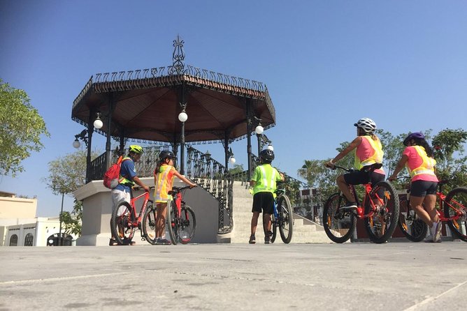 Following the bike lane, discover the main attractions of San José del Cabo - Plaza Mijares: the story behind the square