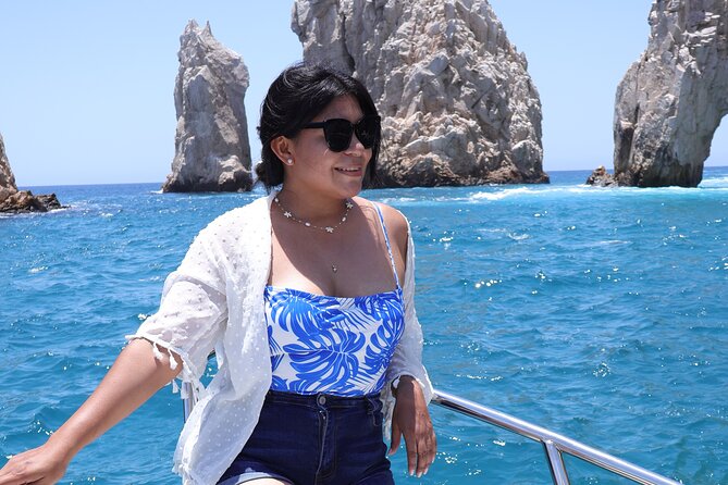 Group tour of the Cabo San Lucas Arch - The safety setup: life jacket included, then off for photos