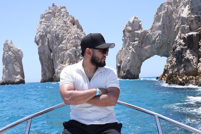 Group tour of the Cabo San Lucas Arch - Group size and guide attention: why max 14 changes the experience