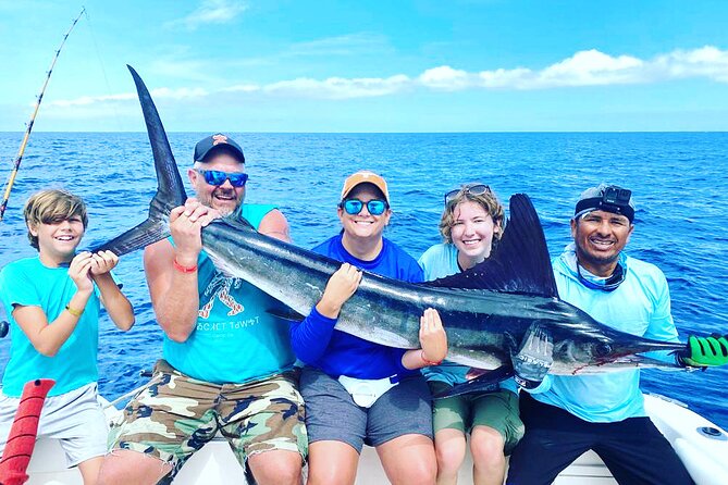 Kellyfish Cabo Sportfishing (Our bigger boat!) - The Arch of Cabo San Lucas stop: why that first section matters