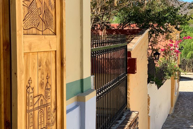 La Paz Tour, Historical City, Beach, Colonial and Beautiful scenery on the way! - La Paz day starts with beach views and a walk you will remember