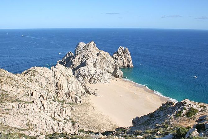 Land's End Sightseeing Boat Tour in Los Cabos - The Boat, the Guide, and the English Narration