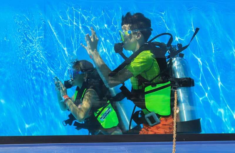 Los Cabos: 3-Hour Introductory Scuba Diving Adventure - The boat cruise between Cabo’s shoreline landmarks