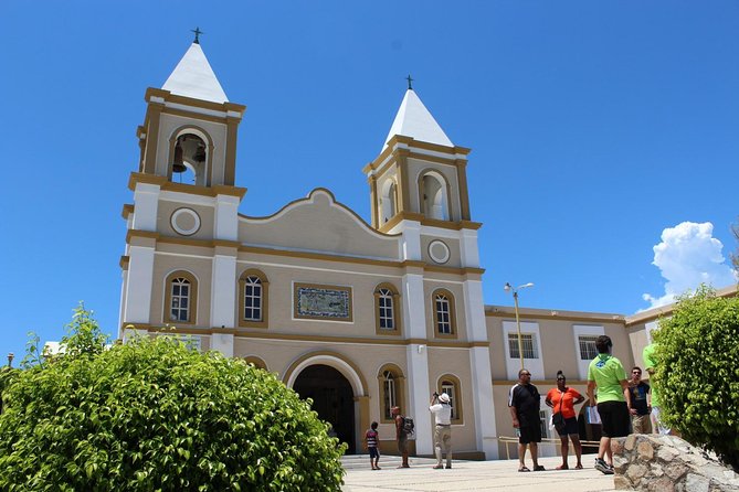Los Cabos Deluxe City Tour: San Jose, San Lucas and The Arch - Plaza Mijares: using your short San José time well