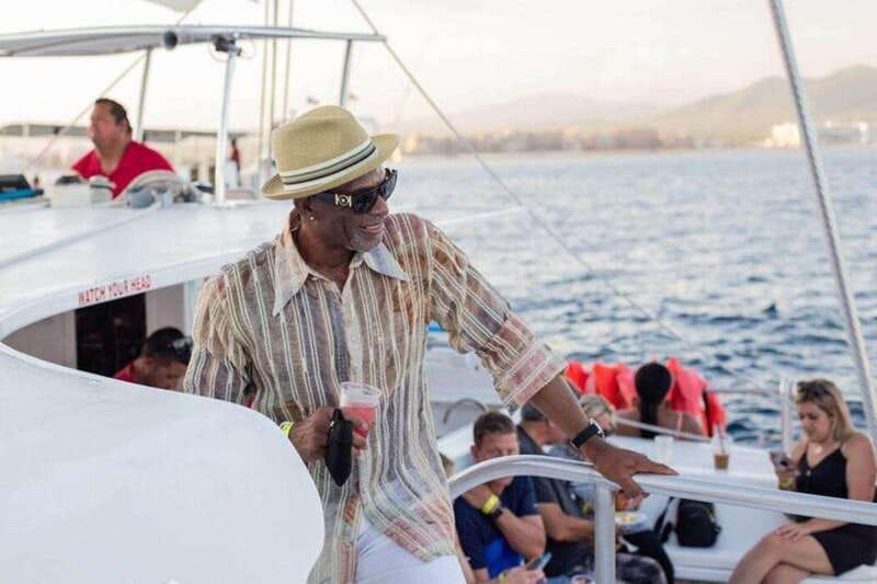 Los Cabos: Jazz & Wine Sunset Catamaran Cruise - Key Highlights You’ll Care About