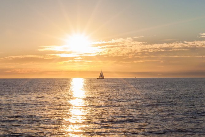 Los Cabos Luxury Sunset Sail with Light Appetizers and Open Bar - The Food: Light Appetizers, Not a Full Meal