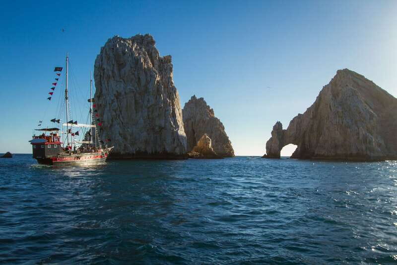 Los Cabos: Pirate Ship Sunset Cruise & Show with Dinner - Climbing aboard the pirate galleon: what the first hour feels like