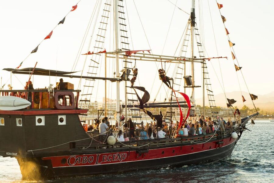 Los Cabos: Pirate Ship Sunset Cruise & Show with Dinner - Pirate-style BBQ and an open bar: what’s included and how to drink smart