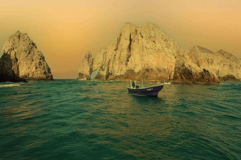Los Cabos: Sunset Boat Tour to the Arch and Sea Lions - Meeting at the Terminal and Getting Positioned for the Best Views