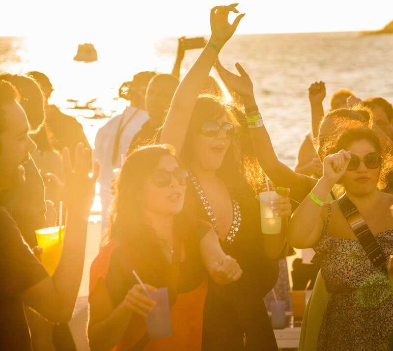 Los Cabos: Sunset Fajitas Dinner Cruise on Cabo Escape - Who should book the Cabo Escape sunset fajitas cruise?
