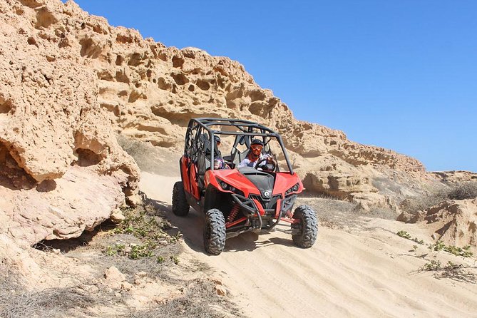 Migriño & Desert off-road Tour UTV Adventure - Guide factor in the dust: Juan, Alejandra, Luis, Tony, and Auturo