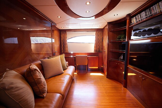 Number Juan 100ft Yacht Azimut Rental - What the Number Juan experience feels like in Cabo