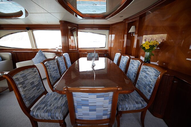 Number Juan 100ft Yacht Azimut Rental - Booking checklist so your day runs smoothly