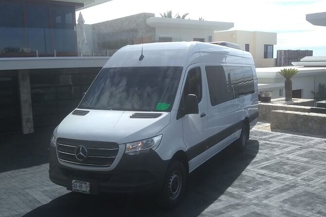 One Way Airport Transfer from SJD-Hotel or Hotel-SJD San Jose del Cabo area - On the Road: 30 Minutes, Air-Conditioning, and Included Drinks