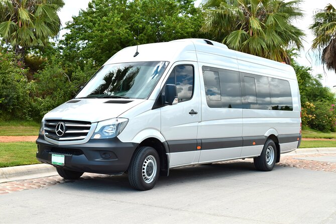 One Way Private Airport Transportation at Los Cabos - Price That Makes Sense for Up to 8 People