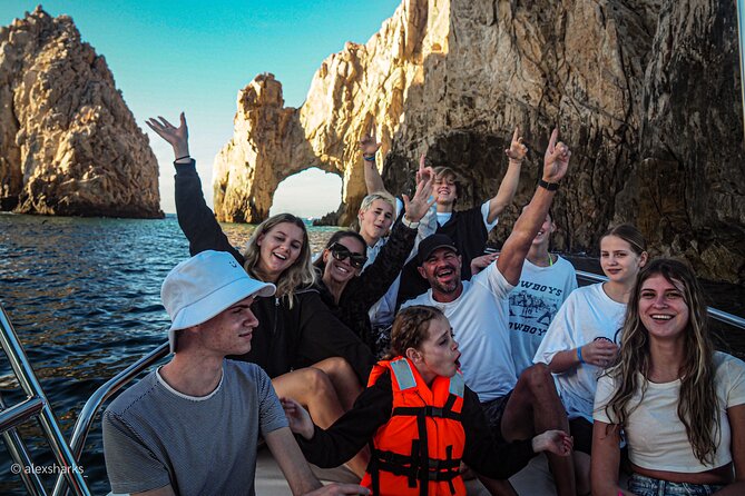 Open Ocean Safari and Whale Watching - El Arco Stop 1: Cabo’s Signature Rock Meets the Search