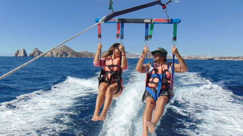 Parasailing in Cabo San Lucas - Solo vs. double vs. triple: handling the 160–360 lb limits