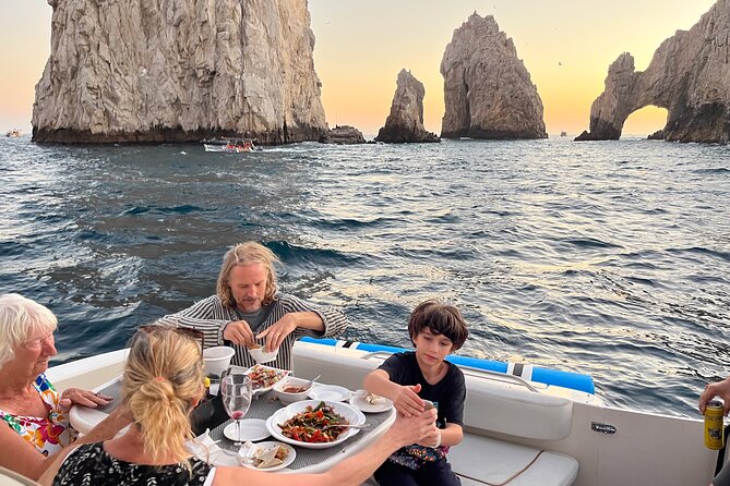 Private 3hr Yacht Cruise in Cabo San Lucas all included - Stop 2: El Arco de Cabo San Lucas for Photos (and That Famous Framing)