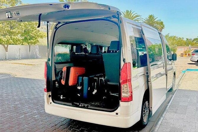 Private Airport Transfers in Los Cabos - Meeting the driver at Los Cabos Airport: the sign, the texts, and the timing