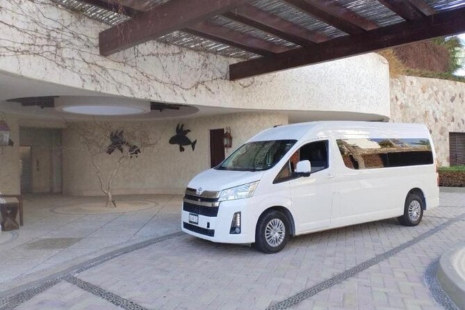 Private Airport Transfers in Los Cabos - Your ride in a private van: what happens once you’re in