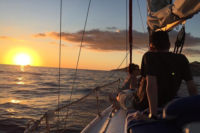 Private Cabo San Lucas Sunset Cruise on 33´ sailboat - Sailing vs cruising: how your preference shapes the experience