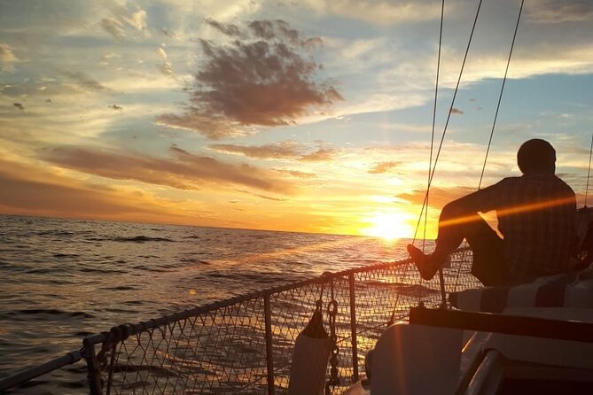 Private Cabo San Lucas Sunset Cruise on 33´ sailboat - Open bar, appetizers, and Bluetooth music: what’s really included onboard
