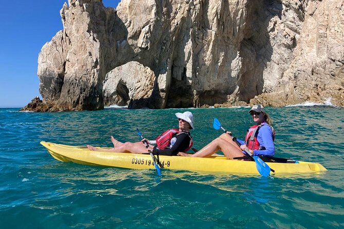 Private Los Cabos Arch & Playa del Amor tour by Glass bottom kayak - Divorce Beach: the quick stop that gives context to the scenery