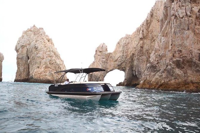 Private Luxury Pontoon Boat, Snorkel, Arch, Sunset & byond - The onboard vibe: comfort, cold drinks, and ecosystem talk
